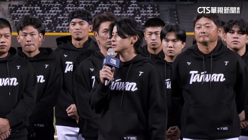 陳傑憲.潘傑楷「帶貨王」　球迷搶購Team Taiwan黑帽T