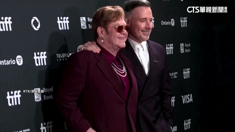 驚！艾爾頓強自曝失明　「用聽的」欣賞音樂劇