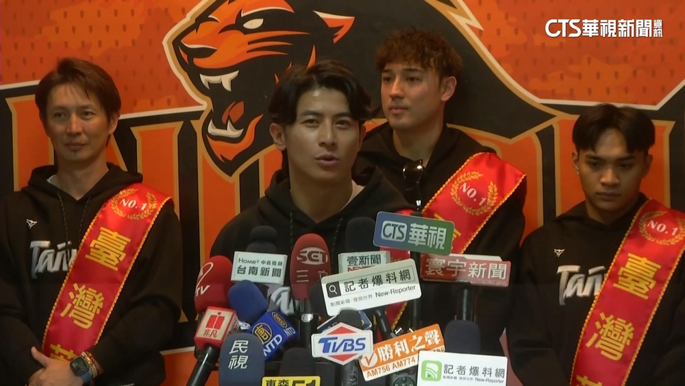 12強英雄台南遊行　陳傑憲.潘傑楷現身球迷嗨翻