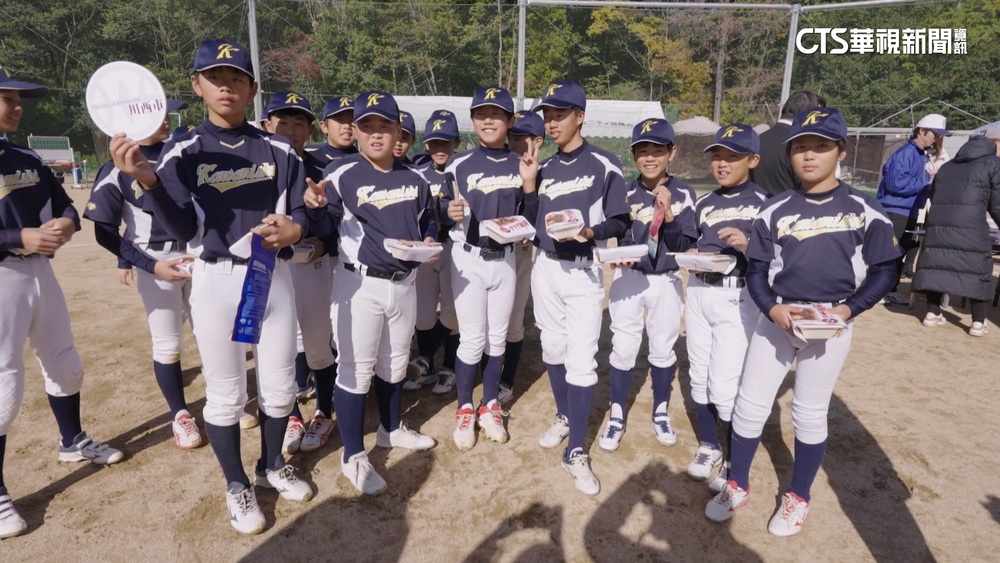 推廣台灣農產品！　農業部長請日本少棒吃「排骨便當」