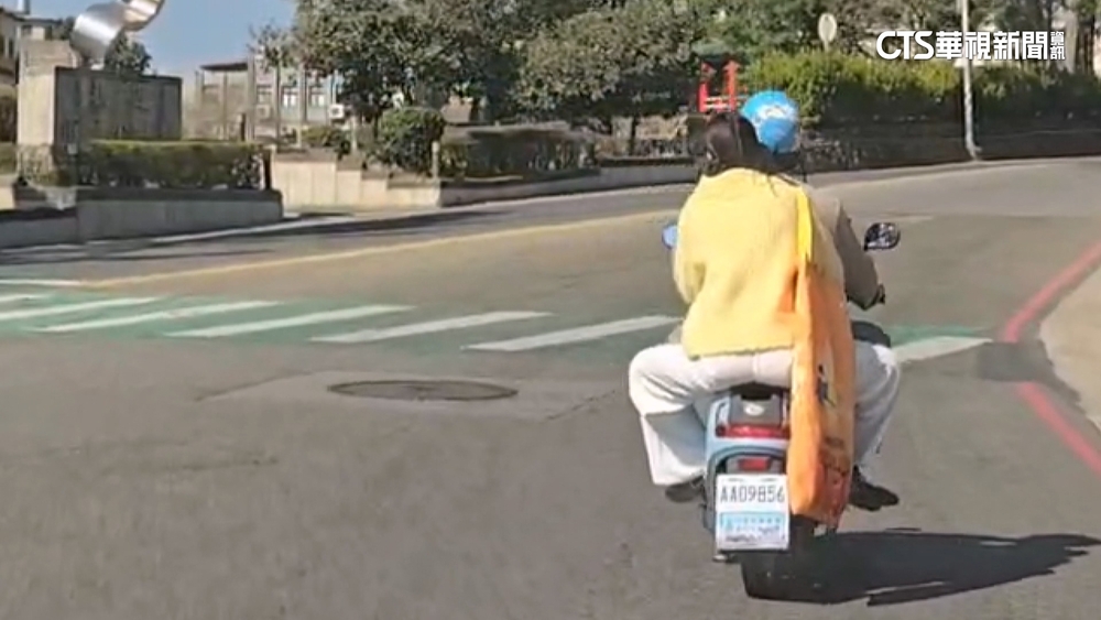 中客湧金門亂象多　騎電動車闖燈.違規進地下道