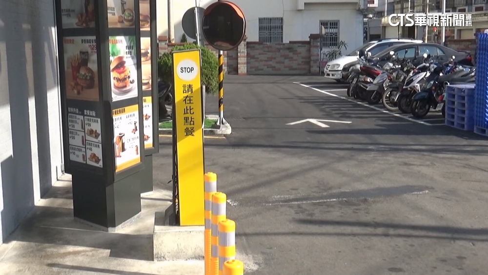 「3貼騎工業用拖板車」買得來速　警：上路可罰3600元