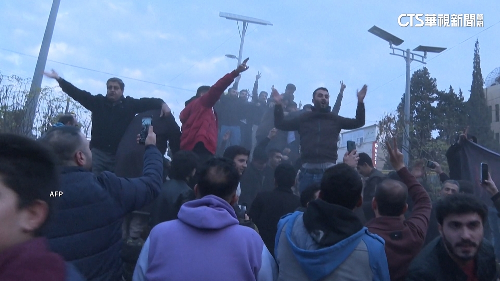 總統疑出逃！敘利亞反抗軍8日攻入首都大馬士革