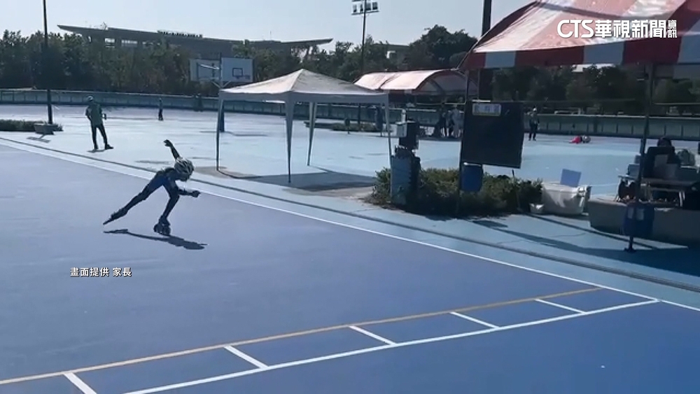 家長怒控滑輪溜冰賽裁判「忘搖鈴」　選手白溜慘摔