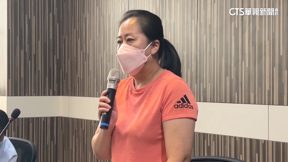 史雪燕公職遭撤　翁曉玲聲援質問：中國人是外國人嗎？