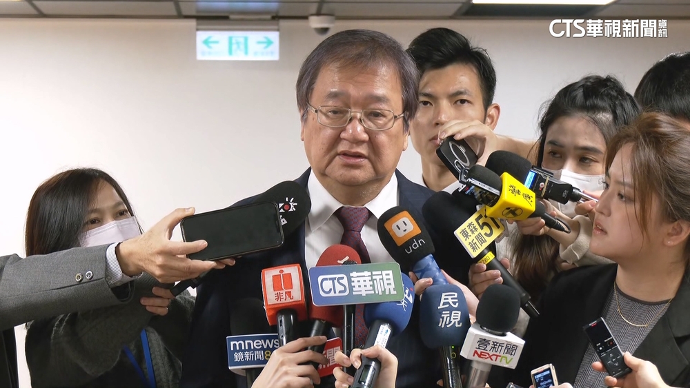 深蹲.伏地挺身「非霸凌」惹議　衛福部長邱泰源：用心調查