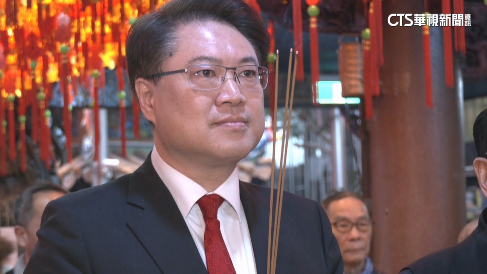 回防戰場？　蘇巧慧才喊戰新北　林右昌板橋拜廟