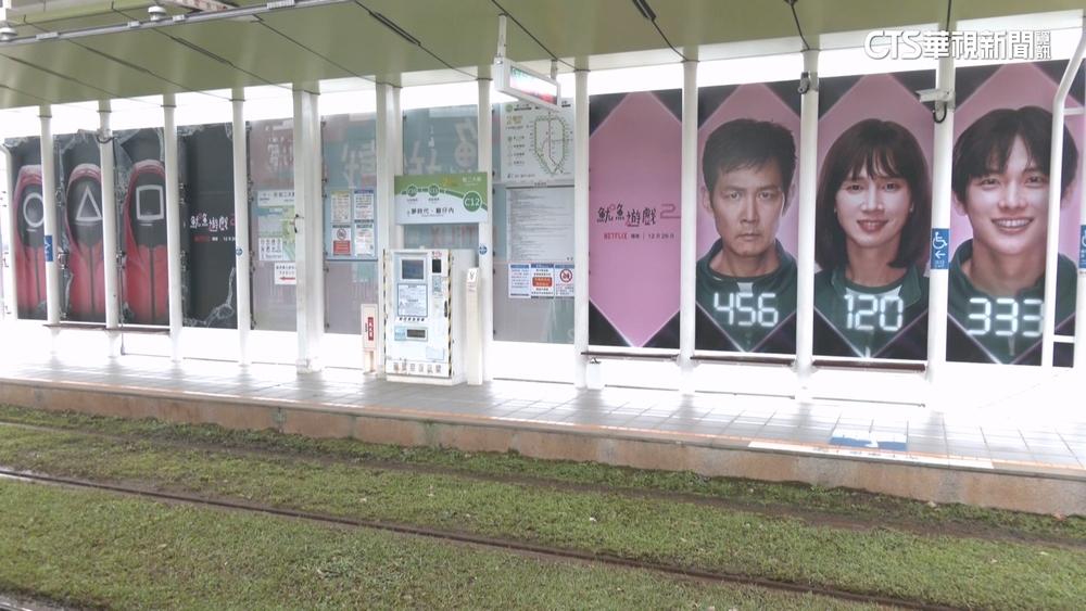 魷魚遊戲2首播倒數！　巨型英熙娃娃登陸高雄港