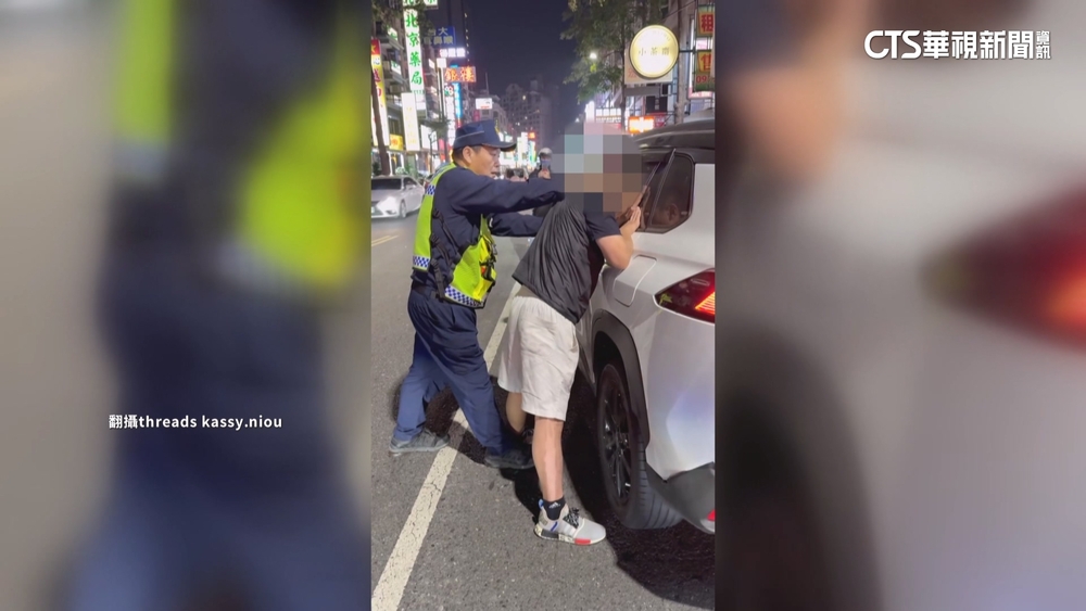 又是喪屍煙彈！高雄鳳山男撞2騎士　見警到場欲逃遭壓制