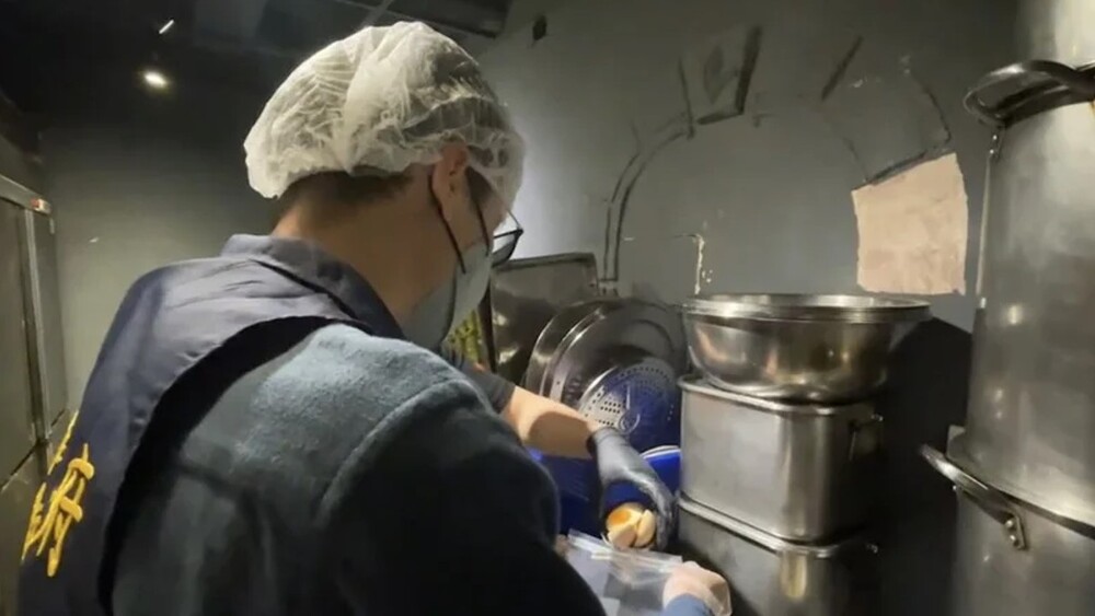 高雄知名拉麵店疑集體食物中毒　衛生局令停業1天清消