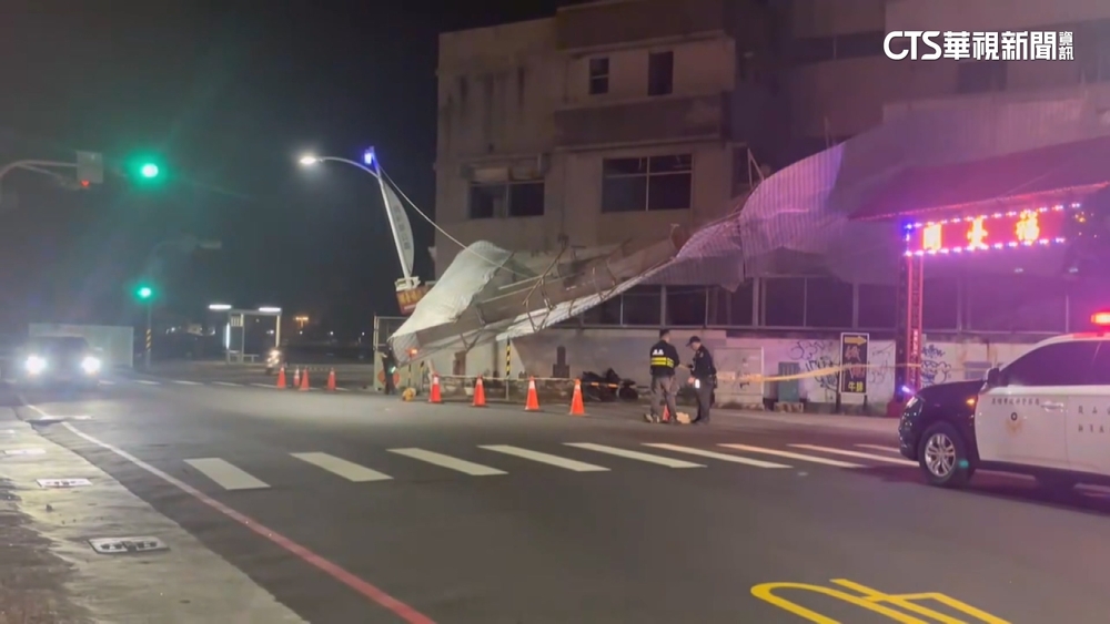 不敵深夜強風　高雄關稅局宿舍工程鷹架倒塌