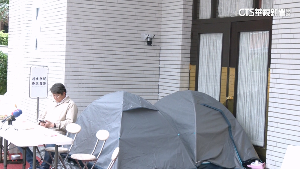 防偷襲！　藍營連夜守議場　裝「AI警報監視器」嚇阻綠軍