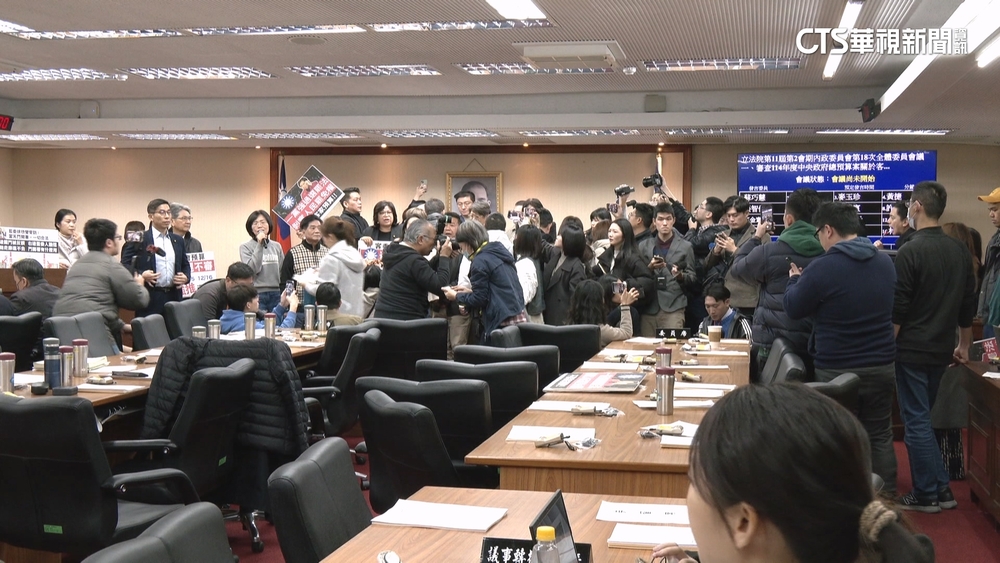 選罷法延燒！　徐欣瑩未現身開會　藍綠搬議事規則互嗆