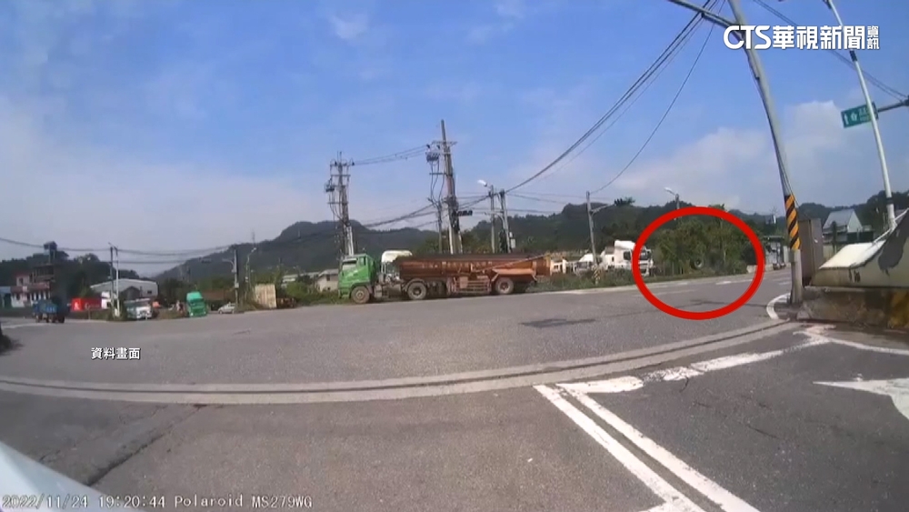 男除草遭脫落輪胎砸死　駕駛判刑6月.緩刑2年