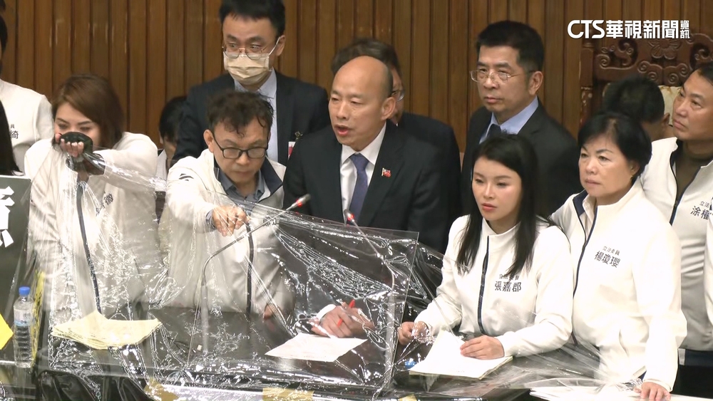 綠祭「重付及點名表決」　仍不敵藍白人數優勢