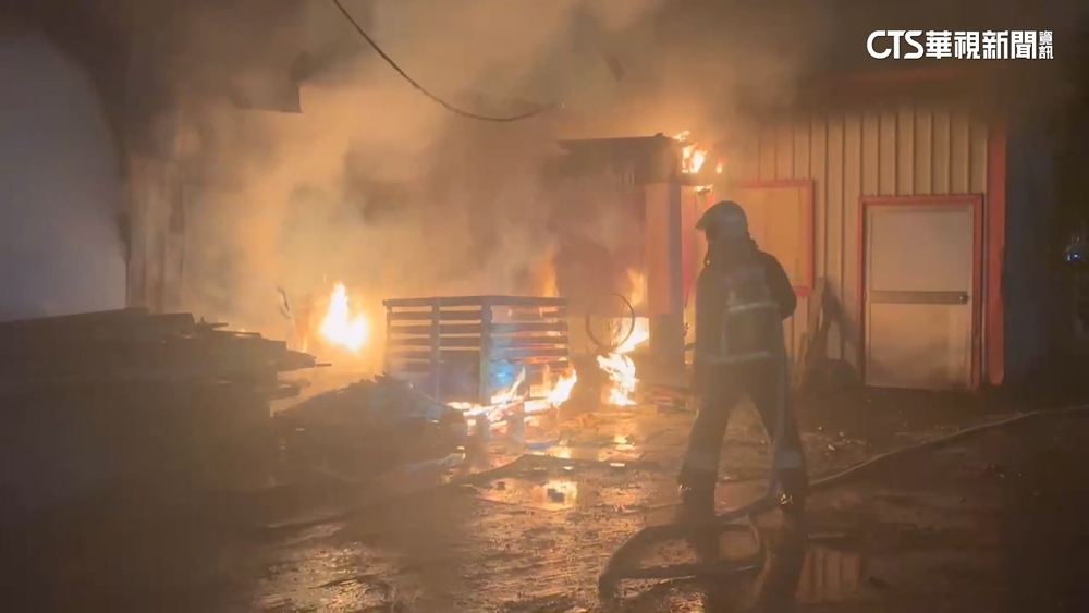 宜蘭市民宅火警5大3小驚逃　5人嗆傷送醫