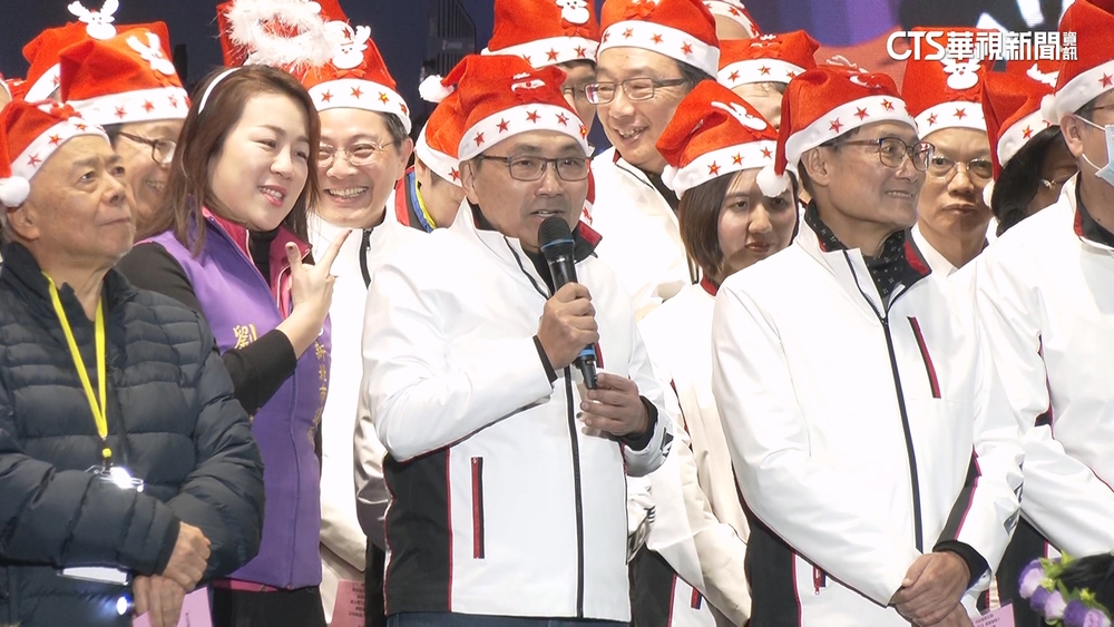 新北耶誕平安夜登場！　侯友宜唱詩歌報佳音