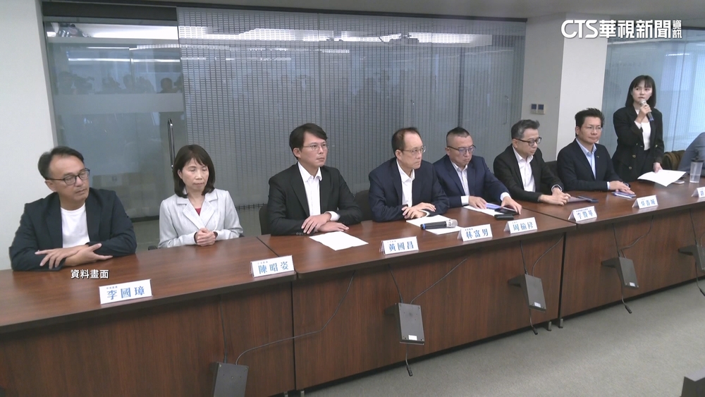 柯文哲傳辭黨主席　黃國昌.林富男全力慰留