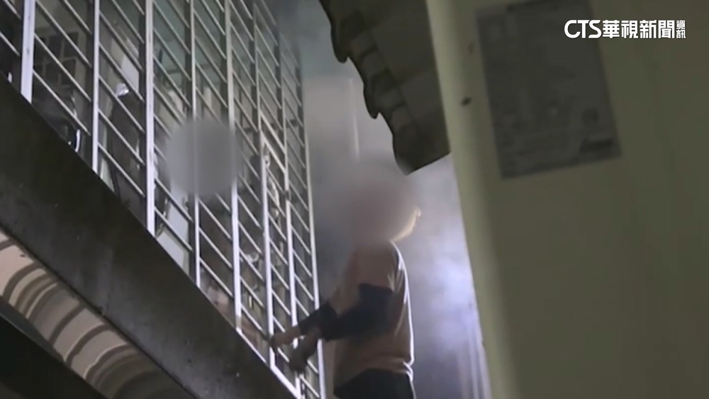 板橋民宅火3人傷　20歲兒稱「不滿母管教嚴」縱火