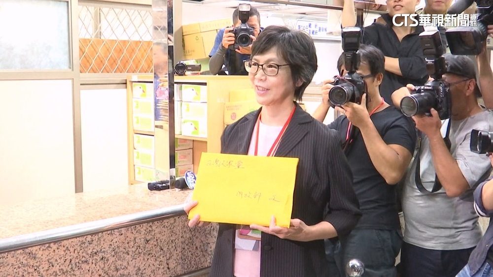 蔡壁如傳簡訊請辭市政顧問 盧秀燕:依規定辦理