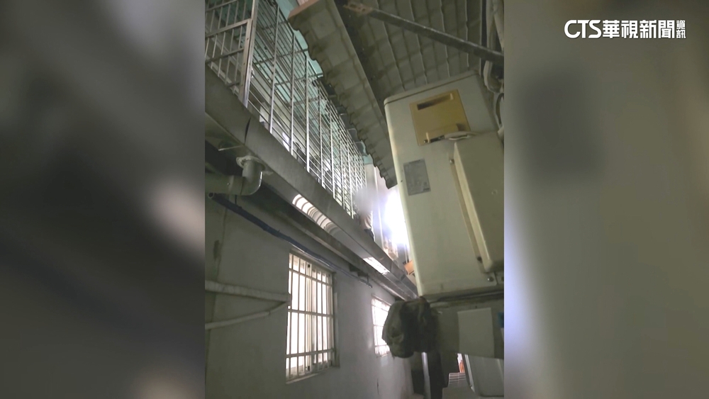 20歲板橋男稱「媽媽管太嚴很煩」縱火　新北院裁准羈押