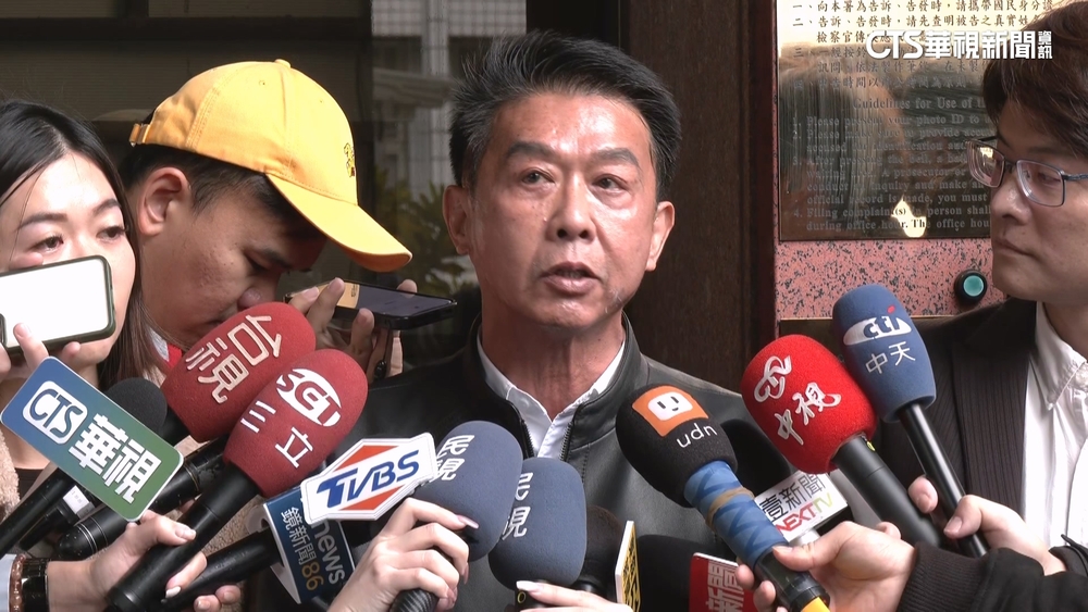 藍曝許智傑財劃法赴餐敘「未投票」 綠嗆「找出跟監的人」