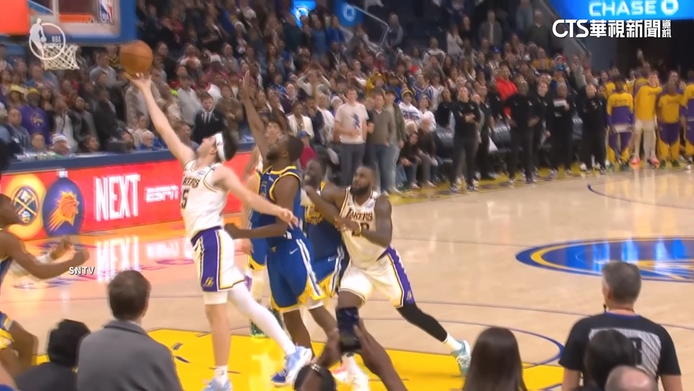 精彩「勇湖耶誕大戰」　A.Reaves準絕殺上籃成英雄