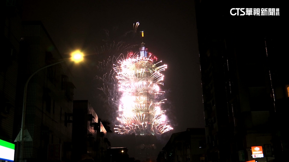 跨年夜別違規！　國道停路肩看煙火最高罰6千元