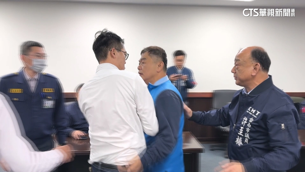 藍挺財劃法修正案記者會　台灣基進議員踢館爆衝突
