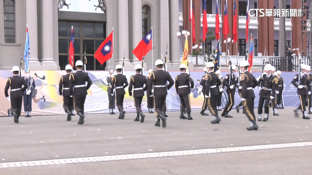 總統府元旦升旗典禮彩排　「隱形冠軍」代表領唱國歌
