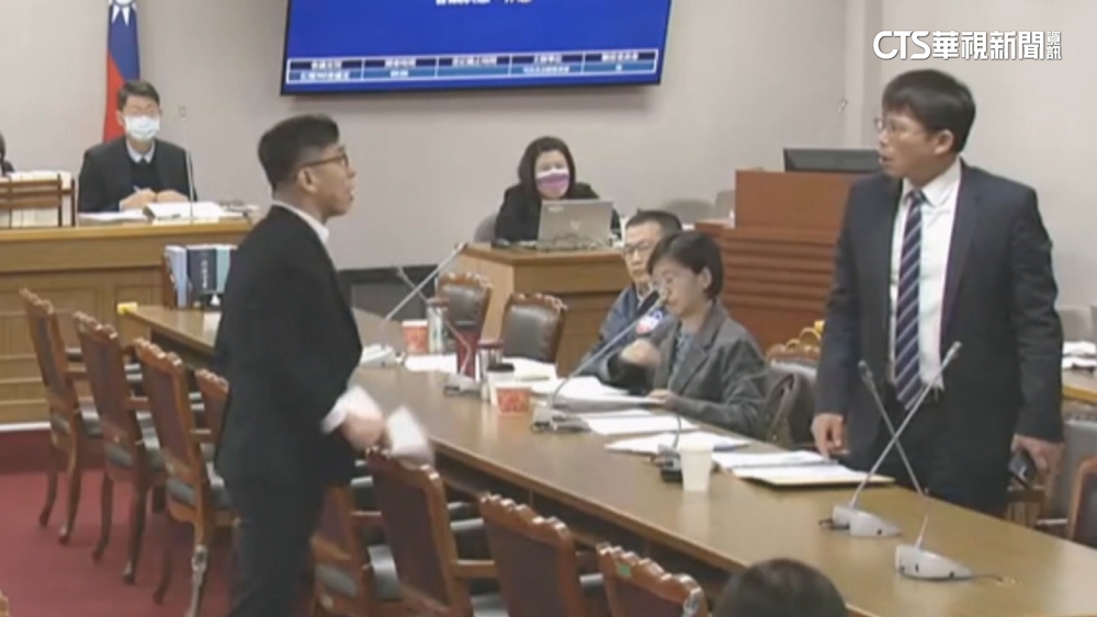 黃國昌咆哮「要暴力攻擊？」　鍾佳濱反譏：開始碰瓷了