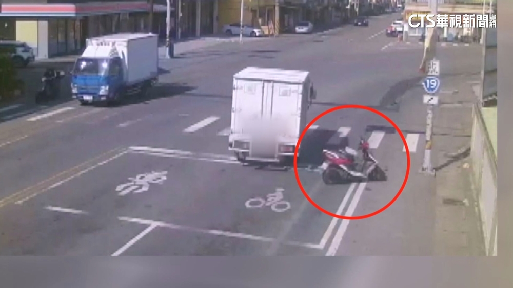 「綠燈轉黃」搶快撞騎士　貨車肇逃：沒發現碰撞