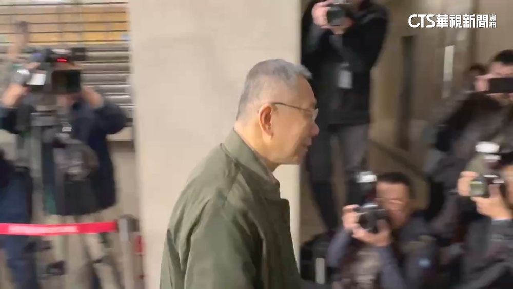 柯文哲認了！　收妙天「1千萬元」箱子給許芷瑜拖走