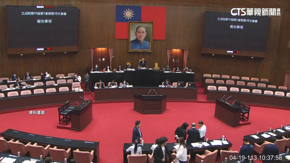 軍公教加薪3％沒入帳　綠轟總預算被卡　藍嗆胡說八道