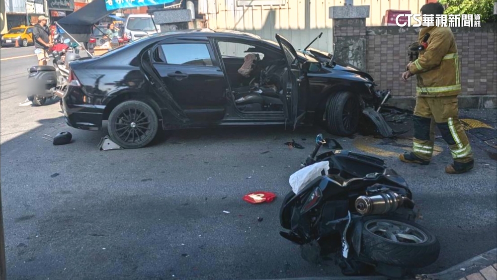 疑為閃避左轉車　汽車衝向速食店點餐車道害3傷