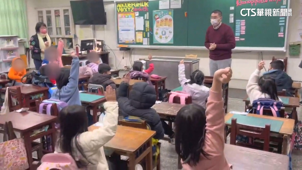 基隆成功國小某班逾半感冒18人嘔吐　市府緊急疫調採檢
