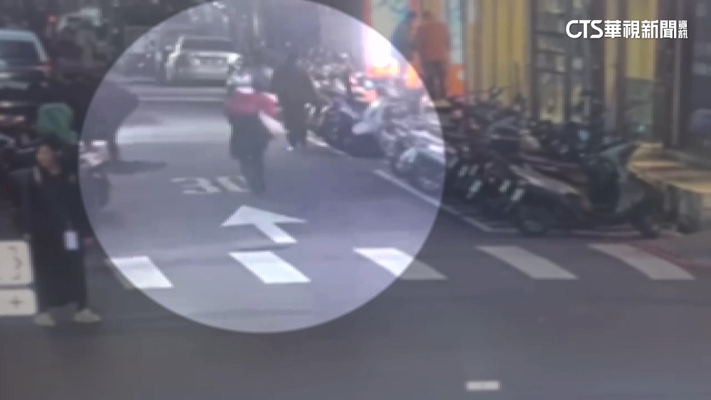 懷疑丈夫出軌！　妻買刀當街追砍300公尺遭法辦