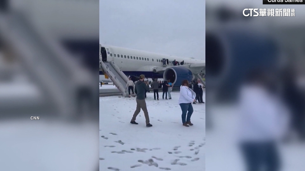 驚魂！　達美航空「引擎起火」取消起飛　急撤離乘客