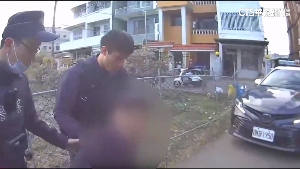 巷內激烈追逐　男違規「跑給警追」還砸物品襲警