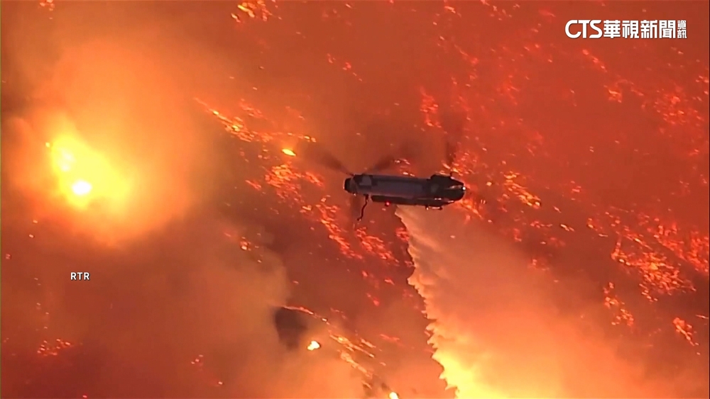 加州野火奪11命！宵小趁亂打劫　拜登比擬「戰爭現場」