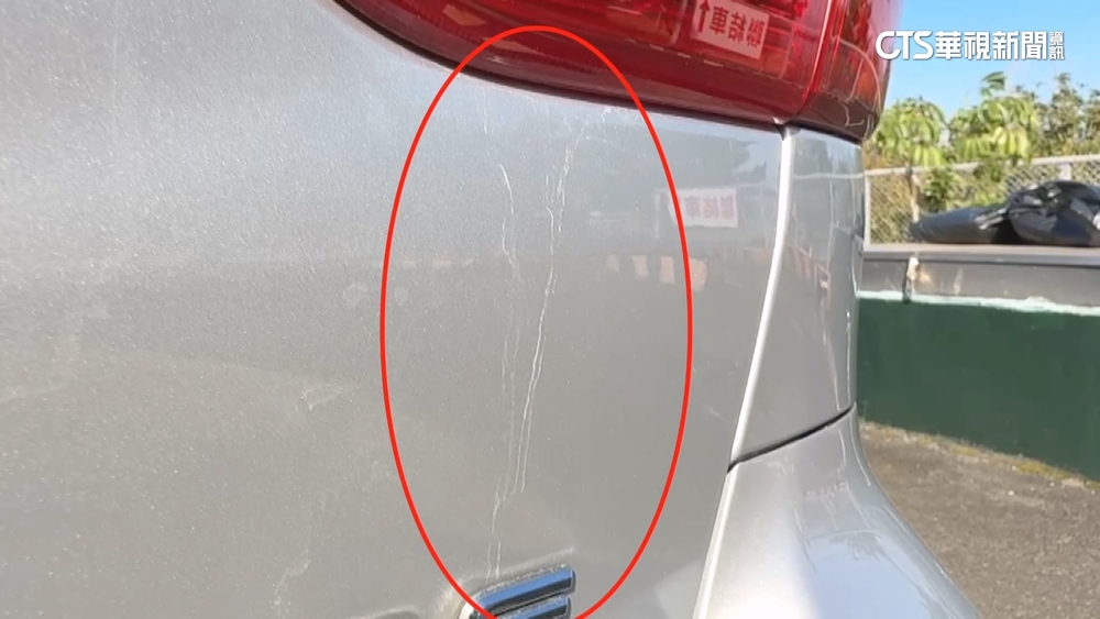 洗車遭陌生男潑不明液體　警要求拿證據女控消極辦案