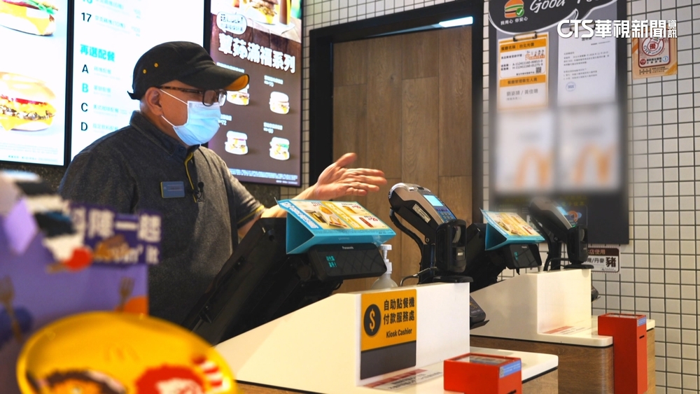 不怕大缺工！　瞄準銀髮生力軍　業者出招搶中高齡人才