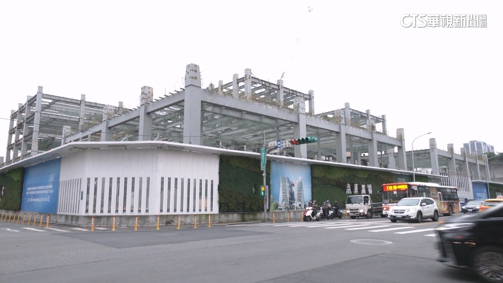 京華城容積爭議！完工變數多　商圈冷清.店家苦撐