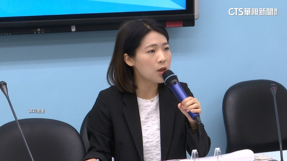 徐巧芯爆料陸軍輔導長播八炯批在野 稱「藍白與中共瓜葛 」