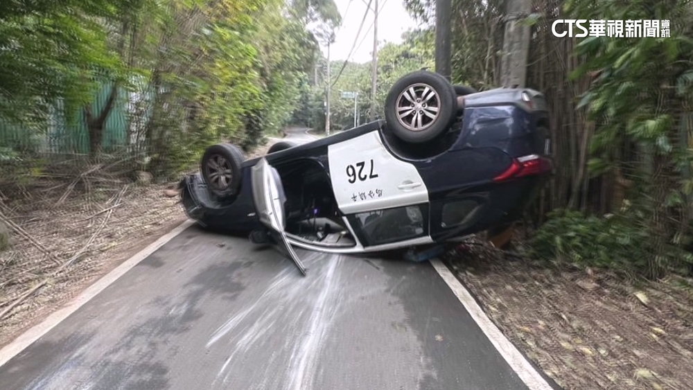 躲警逃4公里急剎害警車翻覆　2嫌車內搜出毒品