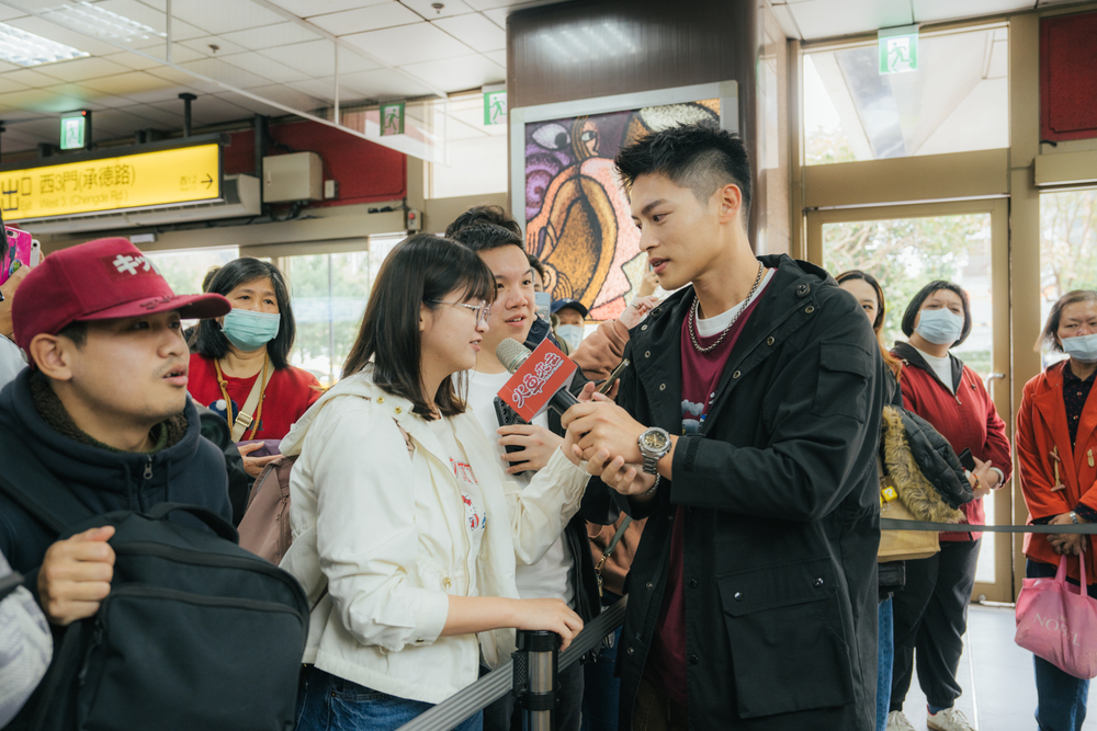 《火車來去》限定款鐵路便當快閃活動演員許孟哲與現場粉絲互動