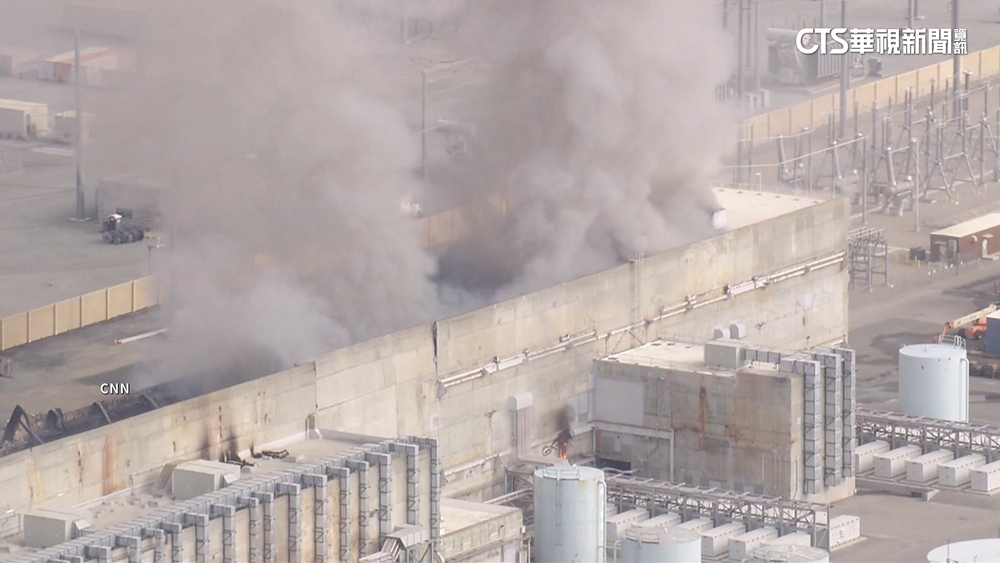 加州電池儲能廠大火　劇毒氣體「氟化氫」瀰漫.急疏散