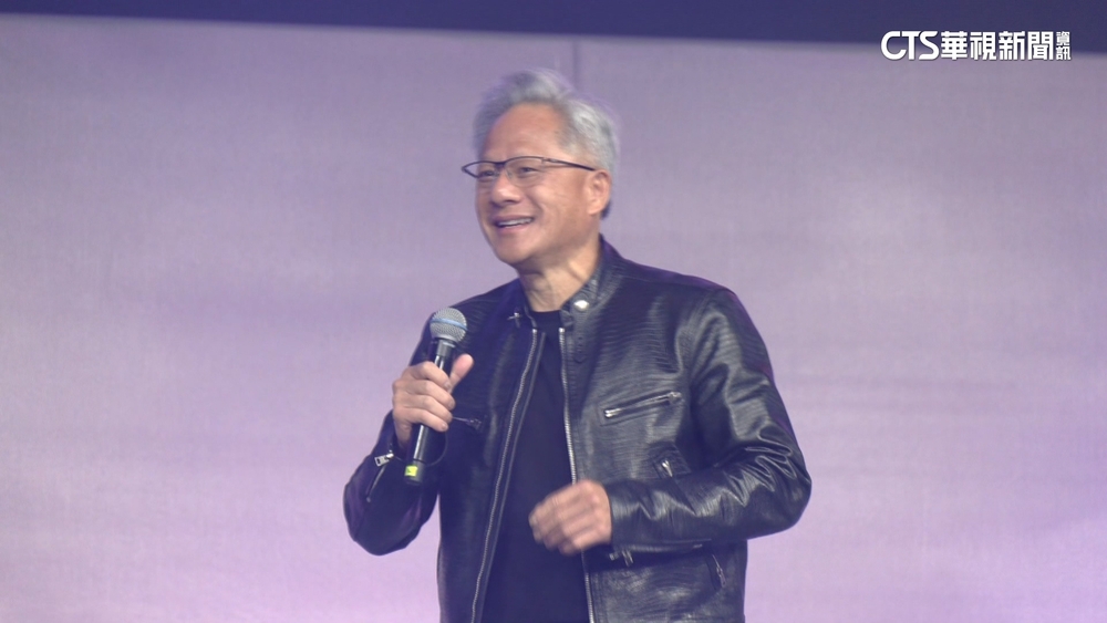 輝達.緯創尾牙都現身！　黃仁勳大方加碼送紅包