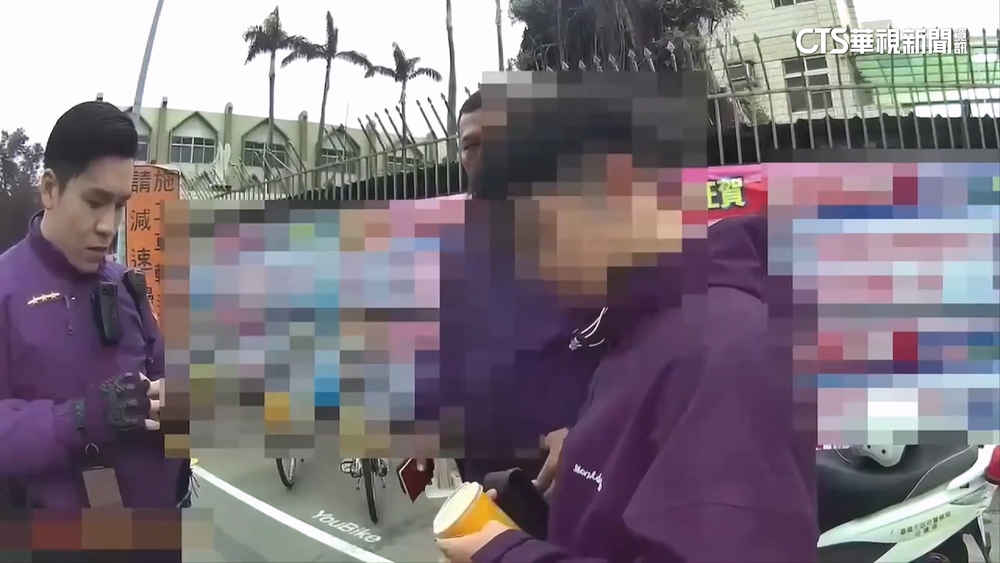 外籍車手提款卡藏臀部　遭逮竟出手襲警