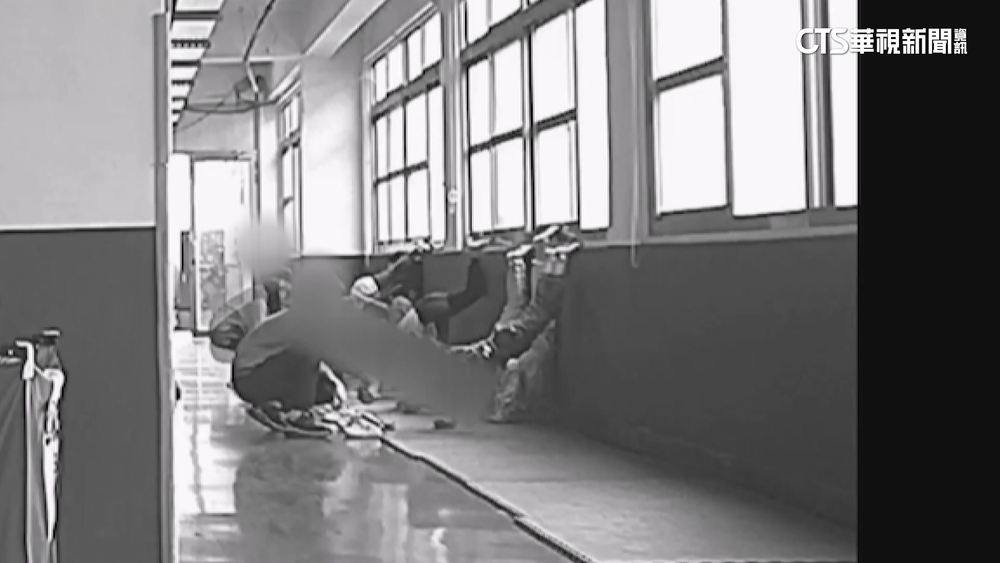 家長控罰遲到童撐體10分鐘　幼園：鼓勵準時無強迫